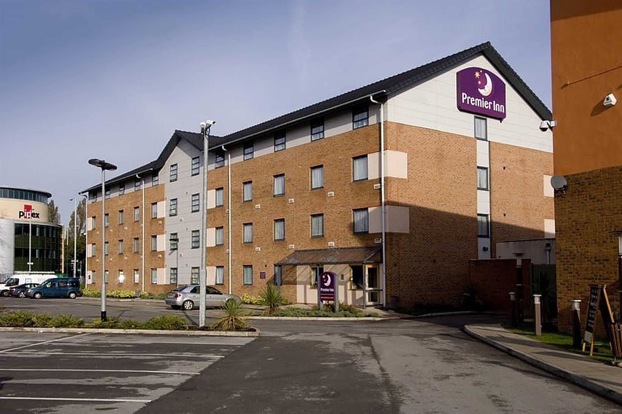Premier Inn Manchester West Didsbury Esterno foto
