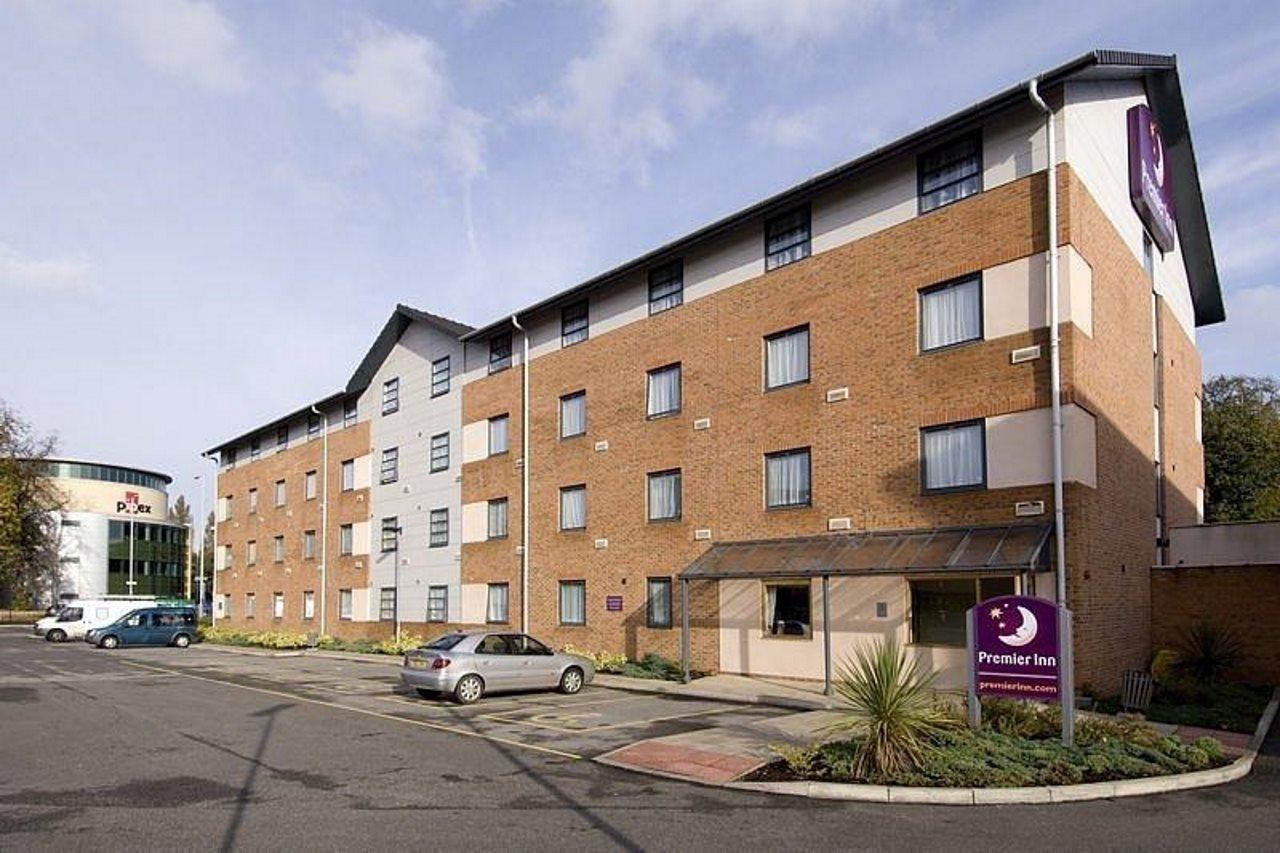 Premier Inn Manchester West Didsbury Esterno foto