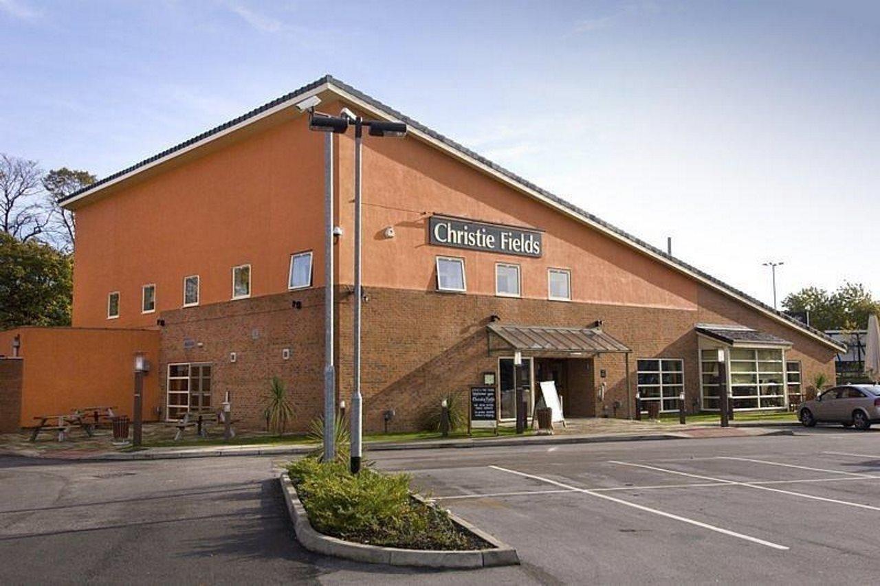 Premier Inn Manchester West Didsbury Esterno foto